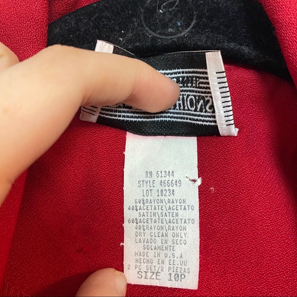 VINTAGE S.L. FASHION RED DOUBLE COLAR CROP BLAZER - Picture 7 of 8